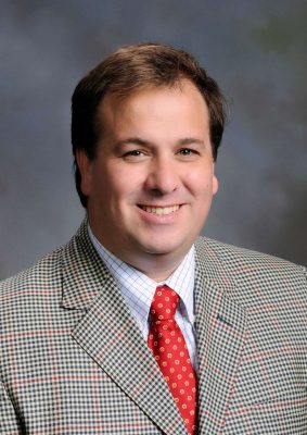 Professional photo of Dr. Gonzalo Ferreira. 